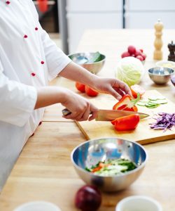 chef-cooking-salad